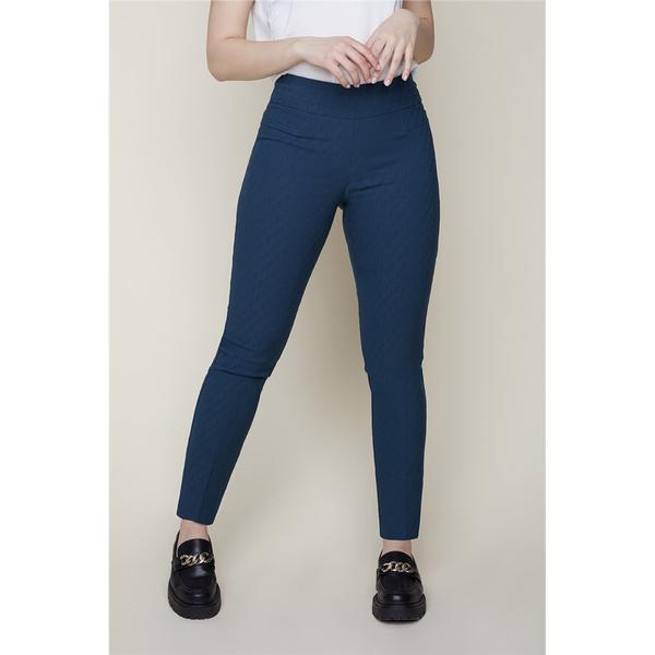 Pantalon aux chevilles tissu texturé