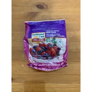 Organic frozen berry blend