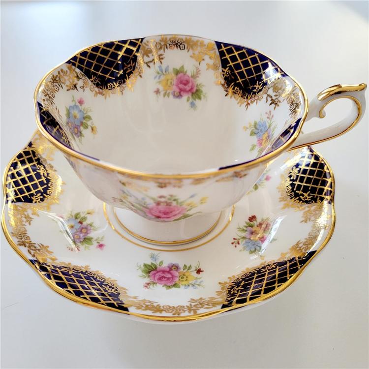 Gypsie Bohème - Teacup 1983 Royal Albert, Séries Empress 