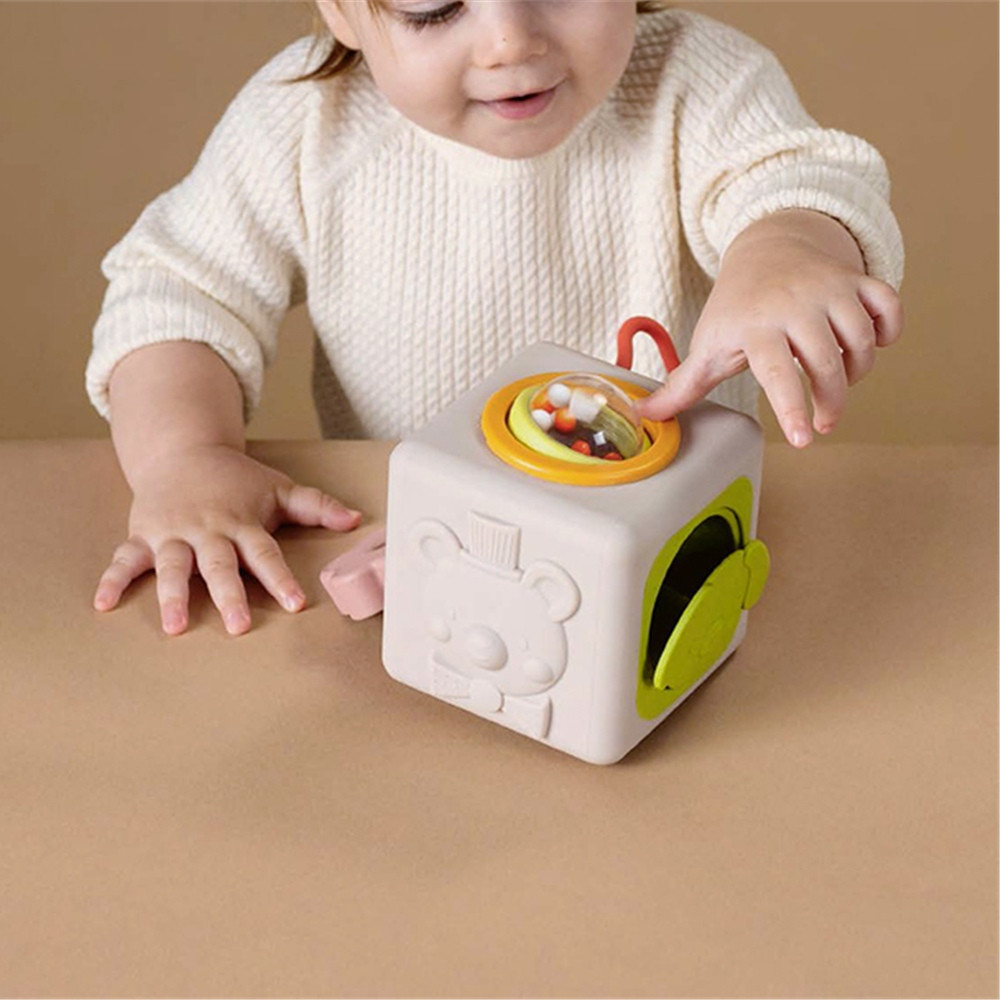 Jouet Sensoriel Boîte à Mouchoirs Avec Hochets Et Gazes Colorées Pour Bébé 1 An
