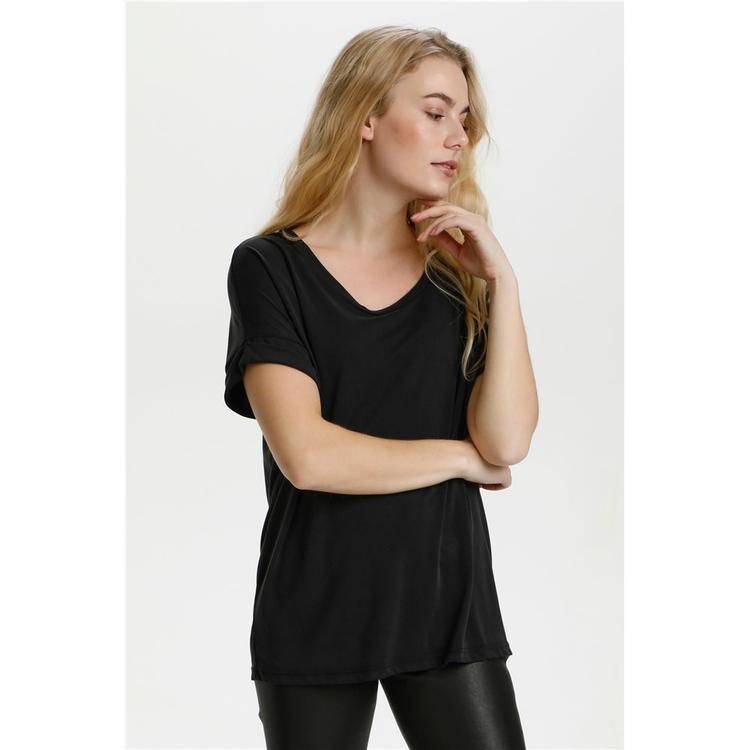 Le tshirt basic avoir absolument dans ton garde robe. Kubik