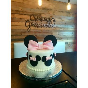 Gâteau d'anniversaire Minnie (décoration en pâte à sucre) 
