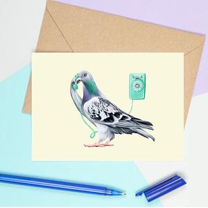 Carte de souhaits de pigeon au téléphone